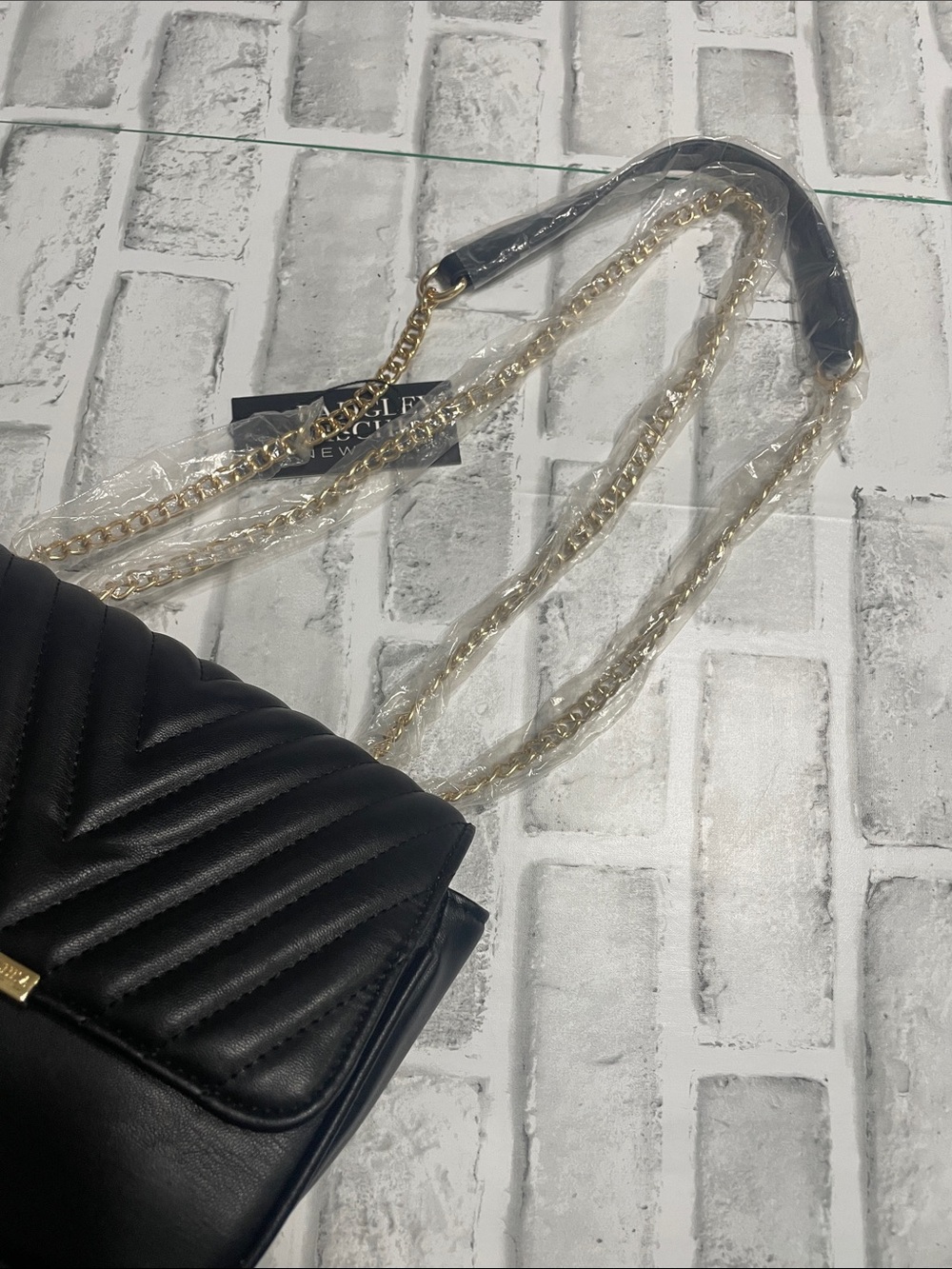 Badgley Mischka Black Quilted Crossbody Bag with Gold Chain. NWT. PVC. - Picture 11 of 11